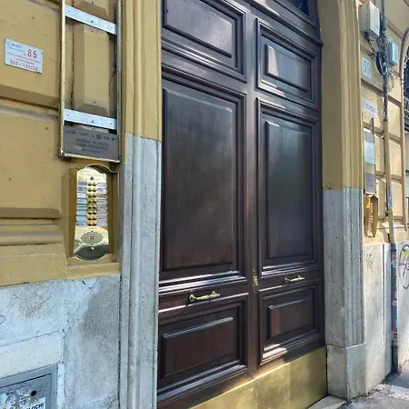 Casa Ferrari 公寓 *
